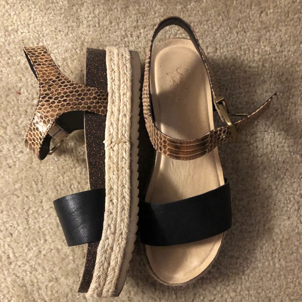 Black and brown platform sandal 8.5